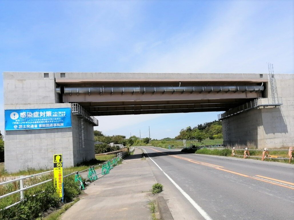 東関道国道354号跨道橋.jpg